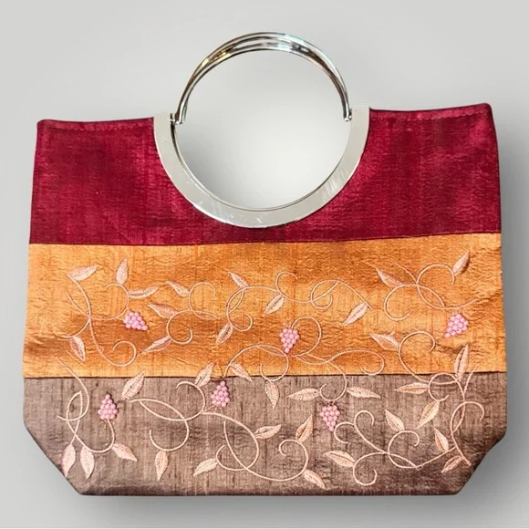 🌟 Handmade Vietnamese Handbag – A Unique Blend of Elegance and Craftsmanship! 🌟 - Picture 3 of 6